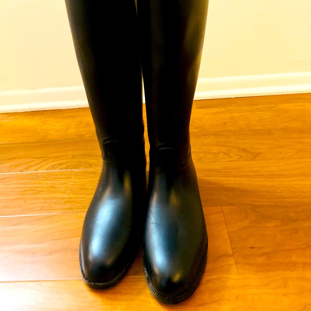 Women’s tall riding boots